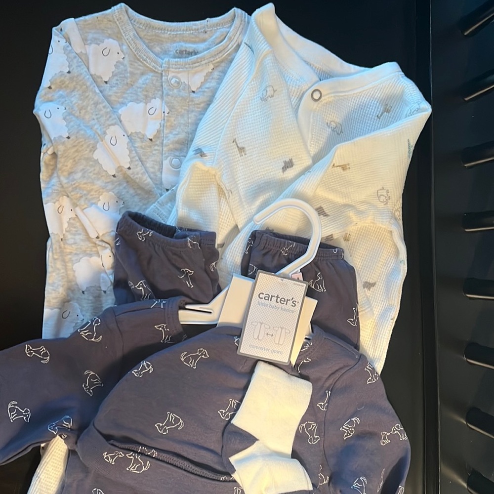 NWT 6 & 9 month carters pajama bundle
